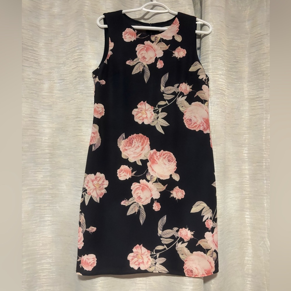 Floral Sleeveless Shift Dress